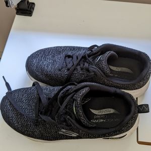 Sketchers Arch Fit Black Woven,  Air Cooled, Men's size 8.5, Original Owner